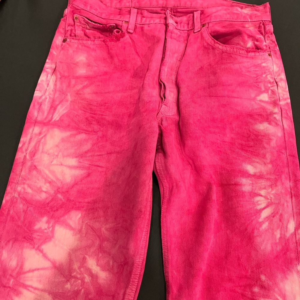 UO Vintage Levi’s Pink Tie-Dye Jean